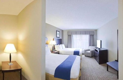 Whippleville Hotel | Holiday Inn Express Hotel & Suites Malone by IHG