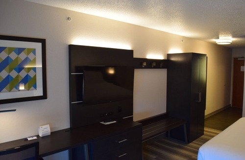 Sparta Hotel | Holiday Inn Express Hotel & Suites Sparta by IHG