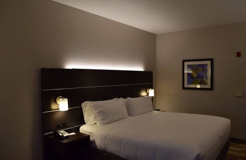 Sparta Hotel | Holiday Inn Express Hotel & Suites Sparta by IHG