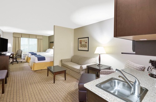 Verona Hotel | Holiday Inn Express Hotel & Suites Madison-Verona by IHG