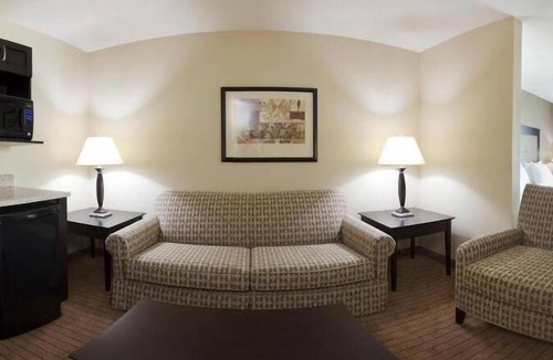 Verona Hotel | Holiday Inn Express Hotel & Suites Madison-Verona by IHG