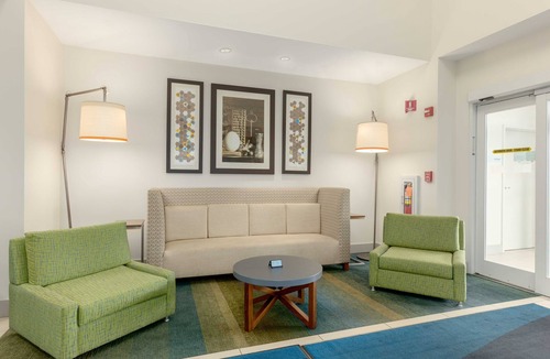 Vestal Hotel | Holiday Inn Express Hotel & Suites Vestal by IHG