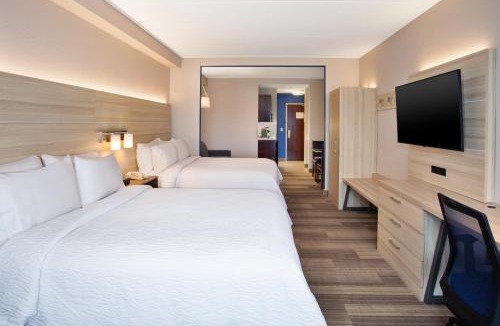 Webster Hotel | Holiday Inn Express Hotel & Suites Rochester Webster by IHG
