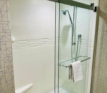 Milton Hotel | Holiday Inn Express Hotel & Suites Milton by IHG