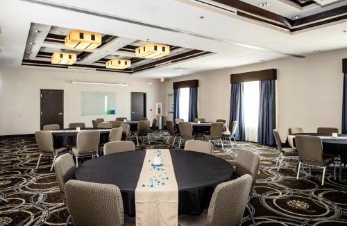 Gateway Hotel | Holiday Inn Express Hotel & Suites Austin NW - Arboretum Area by IHG