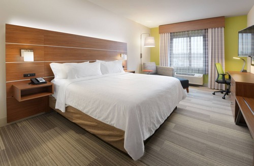 Camden Hotel | Holiday Inn Express Hotel & Suites Camden by IHG