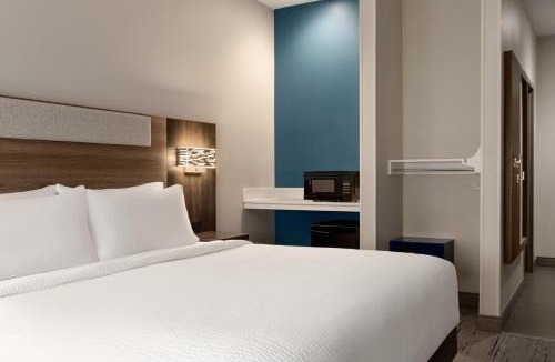 Edmond Hotel | Holiday Inn Express Hotel & Suites Edmond by IHG