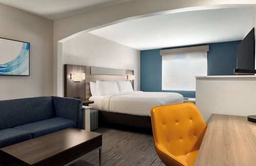 Edmond Hotel | Holiday Inn Express Hotel & Suites Edmond by IHG