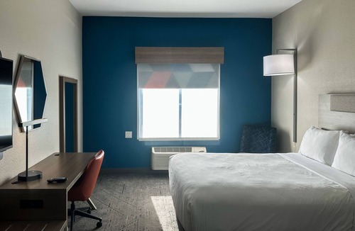 Ennis Hotel | Holiday Inn Express Hotel & Suites Ennis by IHG