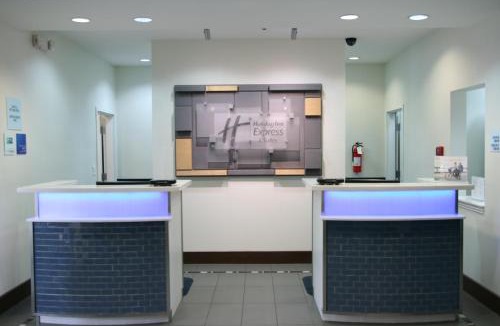 Clute Hotel | Holiday Inn Express Hotel & Suites Clute-Lake Jackson by IHG