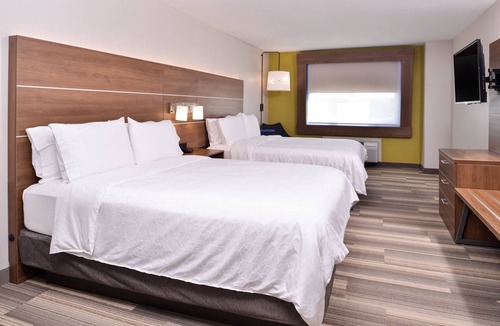 Elgin Hotel | Holiday Inn Express Hotel & Suites Elgin by IHG