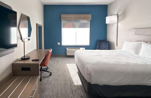 Ennis Hotel | Holiday Inn Express Hotel & Suites Ennis by IHG