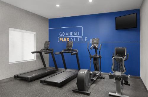Hurst Hotel | Holiday Inn Express Hotel & Suites DFW West - Hurst by IHG