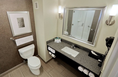 Batavia Hotel | Holiday Inn Express Hotel & Suites Batavia - Darien Lake by IHG