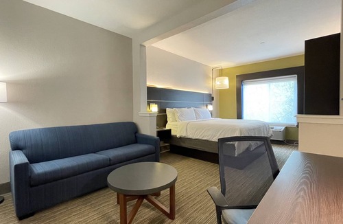 Decatur Hotel | Holiday Inn Express Hotel & Suites Decatur by IHG
