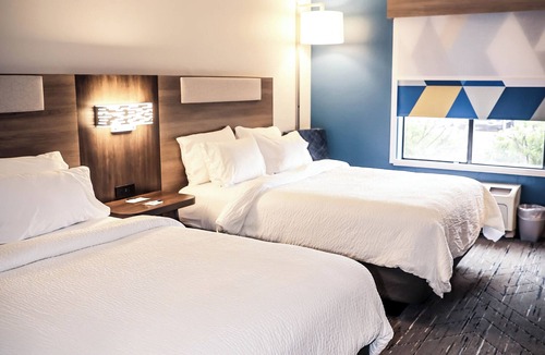 Douglas Hotel | Holiday Inn Express Hotel & Suites Douglas by IHG