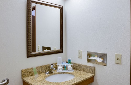 Dubuque Hotel | Holiday Inn Express Hotel & Suites Dubuque by IHG
