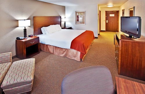 Dubuque Hotel | Holiday Inn Express Hotel & Suites Dubuque by IHG