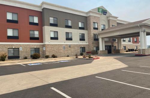 Las Vegas Hotel | Holiday Inn Express Hotel & Suites Las Vegas NM by IHG