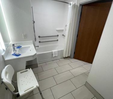 Las Vegas Hotel | Holiday Inn Express Hotel & Suites Las Vegas NM by IHG