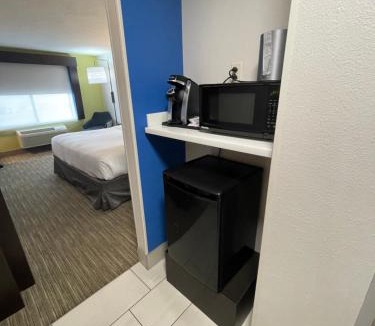 Las Vegas Hotel | Holiday Inn Express Hotel & Suites Las Vegas NM by IHG
