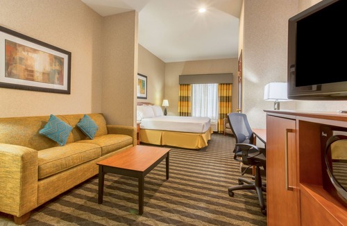 Manteca Hotel | Holiday Inn Express Hotel & Suites Manteca by IHG
