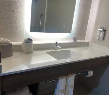 Mesquite Hotel | Holiday Inn Express Hotel and Suites Mesquite by IHG
