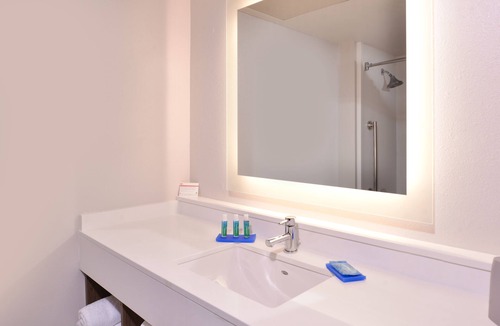 Mesquite Hotel | Holiday Inn Express Hotel & Suites Mesquite by IHG