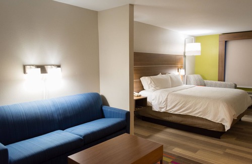 Muskogee Hotel | Holiday Inn Express Hotel & Suites Muskogee by IHG