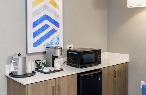 Southwest Raleigh Hotel | Holiday Inn Express Hotel & Suites Raleigh SW NC State by IHG