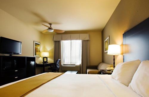 Shamrock Hotel | Holiday Inn Express Hotel & Suites Shamrock North by IHG