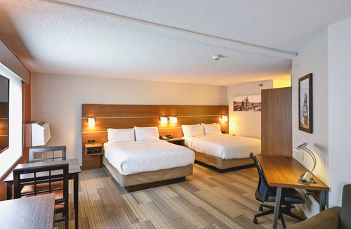 Houghton Hotel | Holiday Inn Express Houghton-Keweenaw by IHG
