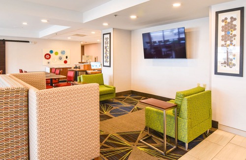 Indianapolis Hotel | Holiday Inn Express Indianapolis South by IHG