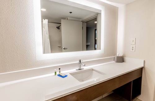 Indianapolis Hotel | Holiday Inn Express Indianapolis South by IHG