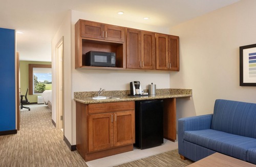 Searcy Hotel | Holiday Inn Express Inn & Suites Searcy by IHG