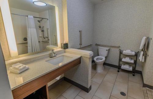 Jasper Hotel | Holiday Inn Express Jasper by IHG