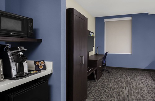Downtown Kansas City Hotel | Holiday Inn Express Kansas City Downtown by IHG