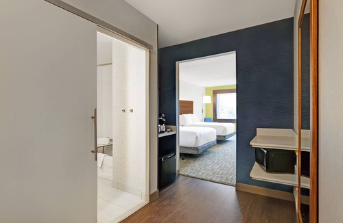 Kingston Hotel | Holiday Inn Express Kingston West by IHG