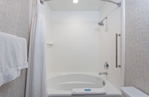 Los Angeles Hotel | Holiday Inn Express Los Angeles Airport by IHG