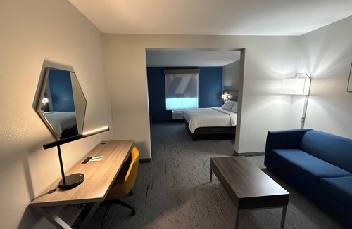 Marble Falls Hotel | Holiday Inn Express Marble Falls by IHG
