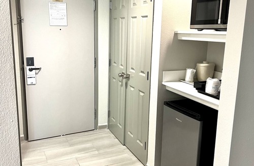 Madison Hotel | Holiday Inn Express Madison by IHG