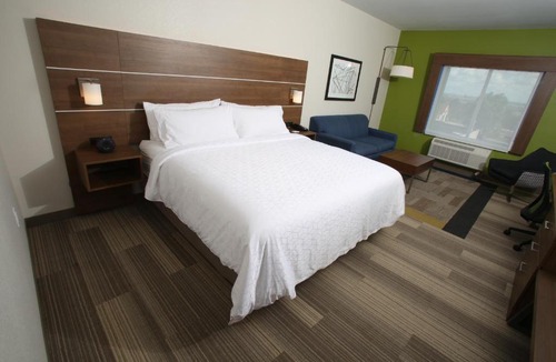 McCook Hotel | Holiday Inn Express - McCook by IHG