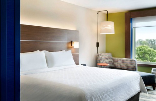 McCook Hotel | Holiday Inn Express McCook by IHG
