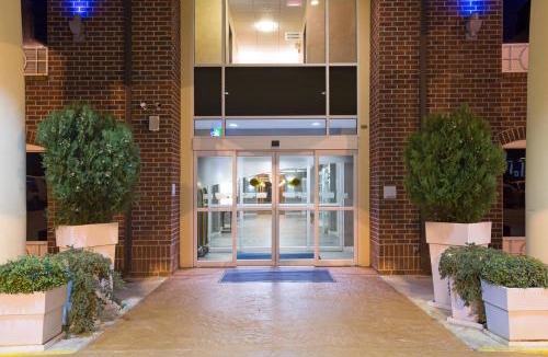 Minden Hotel | Holiday Inn Express Minden by IHG