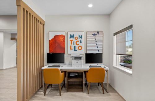 Monticello Hotel | Holiday Inn Express Monticello by IHG