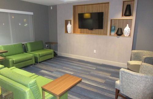 O'Neill Hotel | Holiday Inn Express Oneill by IHG