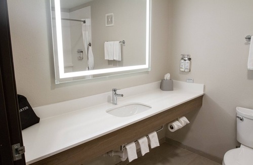 O'Neill Hotel | Holiday Inn Express Oneill by IHG