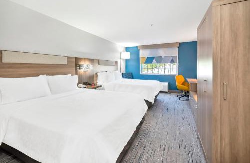 Palestine Hotel | Holiday Inn Express Palestine by IHG