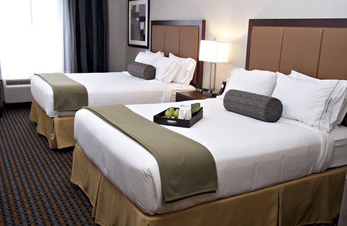 Pembroke Hotel | Holiday Inn Express Pembroke by IHG