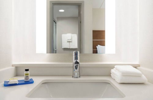 Plattsburgh Hotel | Holiday Inn Express Plattsburgh by IHG